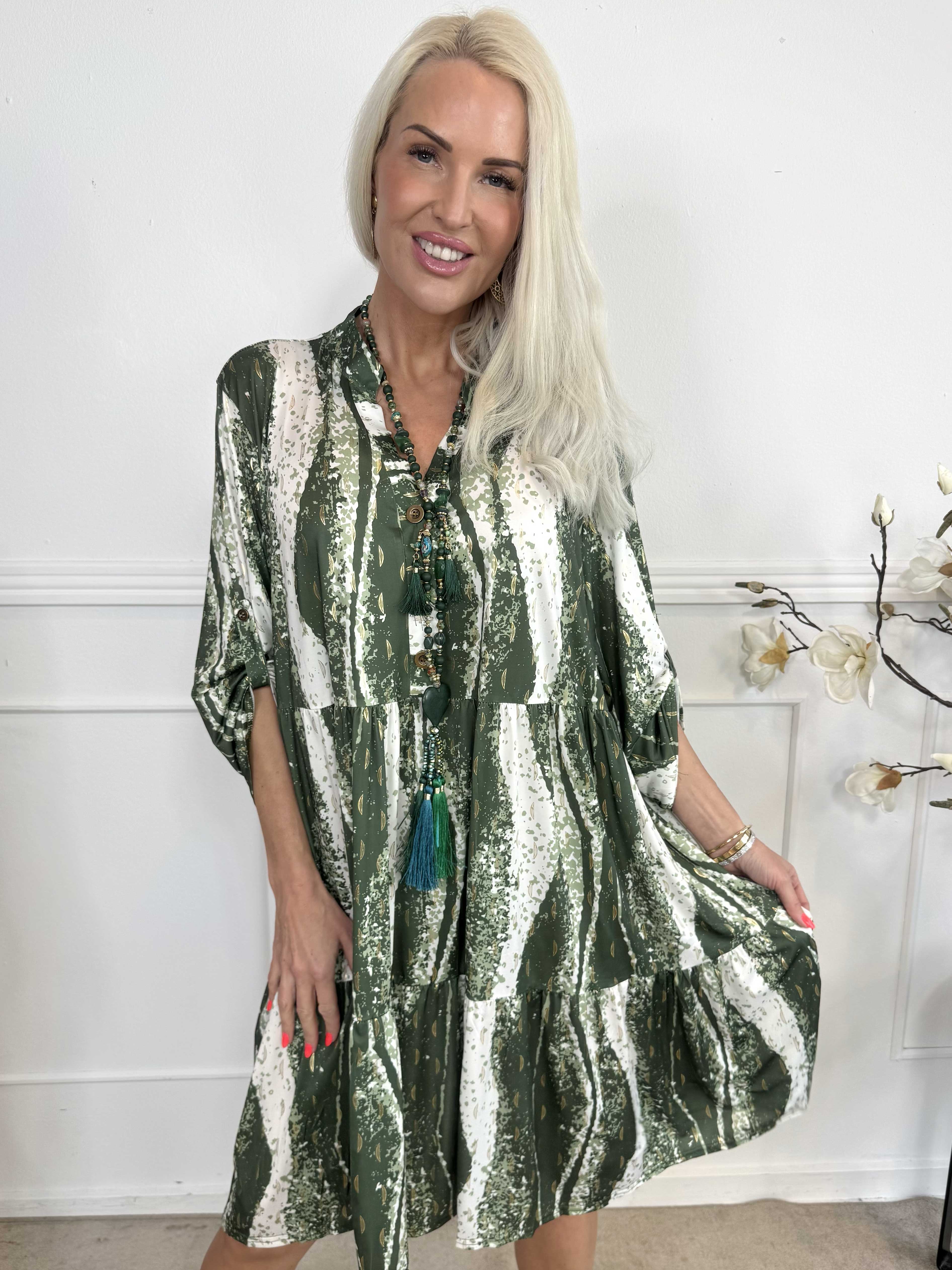 Milano Wave Midi - Kjole med mønster og lag på lag look